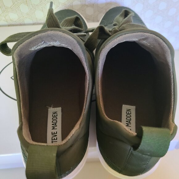 STEVE MADDEN Lancer Womens 9 Olive Green Low-Top Sneakers Casual Slip On Shoe - Picture 4 of 15